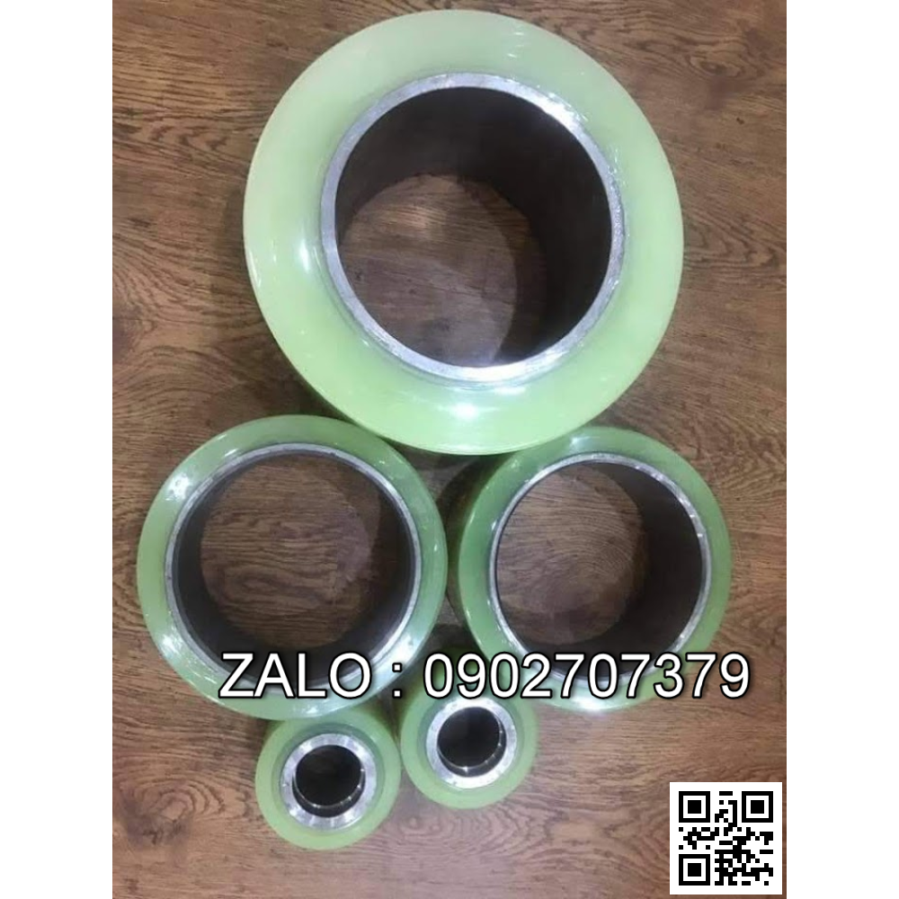 Thay lốp xe nâng điện Toyota