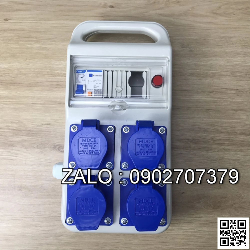 Hop nguon chong giat Mini 220VAC Hop nguon 220VAC, bao gom 3 o cam 3 chau, co nap day CN 16A, IP44, 1CB chong giat C32, co 3 chuoi cam 3 chau, CN 16A, IP44, Kich thu oc hop:200*200*150mm