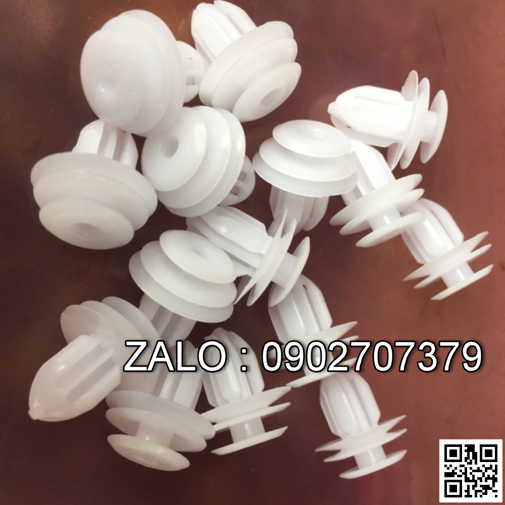 Nút nhựa ô tô M7