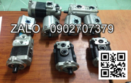 Xe cẩu 25 tấn: ngang 10 mét, cao 10 mét