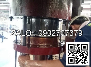 Kẹt giử ty ben giữa xe nâng