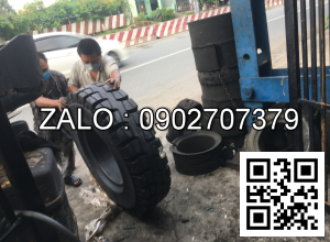 Thay bánh xe nâng ga Nissan