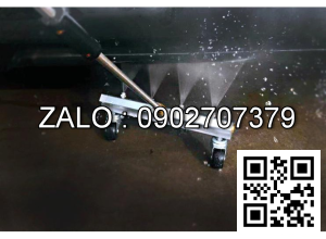 Xịt gầm bằng xà phòng không chạm ô tô