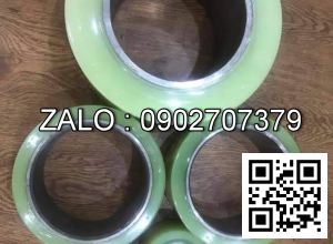 Thay vỏ xe nâng xăng TCM