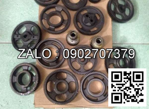 Bộ nhông đầu động cơ 4D95S KOMATSU mới 100%